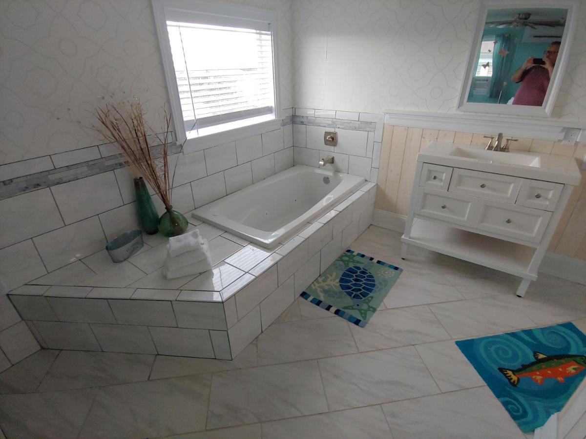 2508 Beach Rd, Semi-Oceanfront, Pool/Hot Tub Nags Head Exterior photo